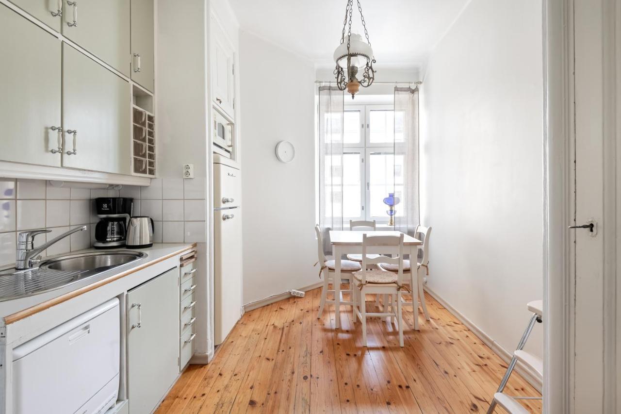 Wehost Spacious Studio For 5 With A Kitchen Helsinki Bagian luar foto