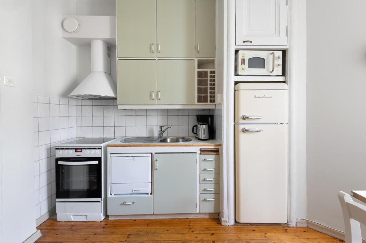 Wehost Spacious Studio For 5 With A Kitchen Helsinki Bagian luar foto
